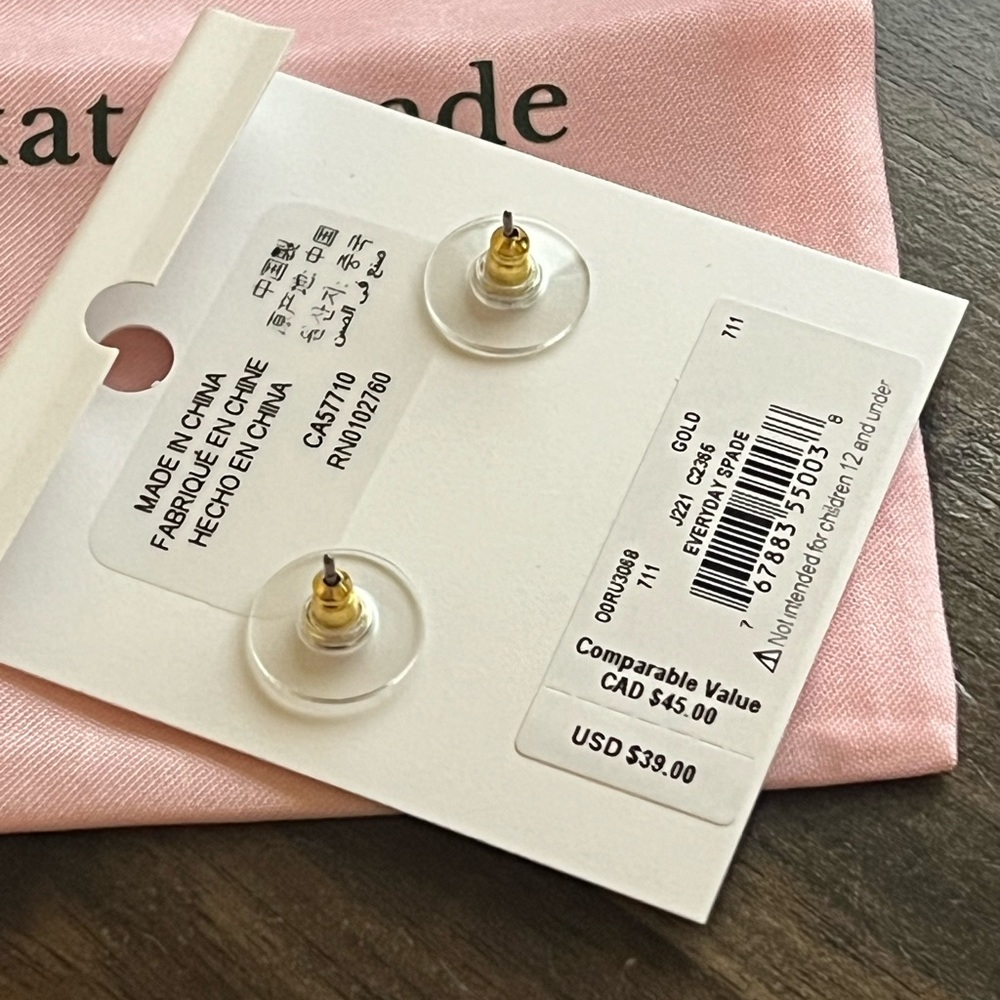NWT Kate Spade Everyday Spade Gold Metal Studs Stud Earrings NEW - Picture 3 of 3